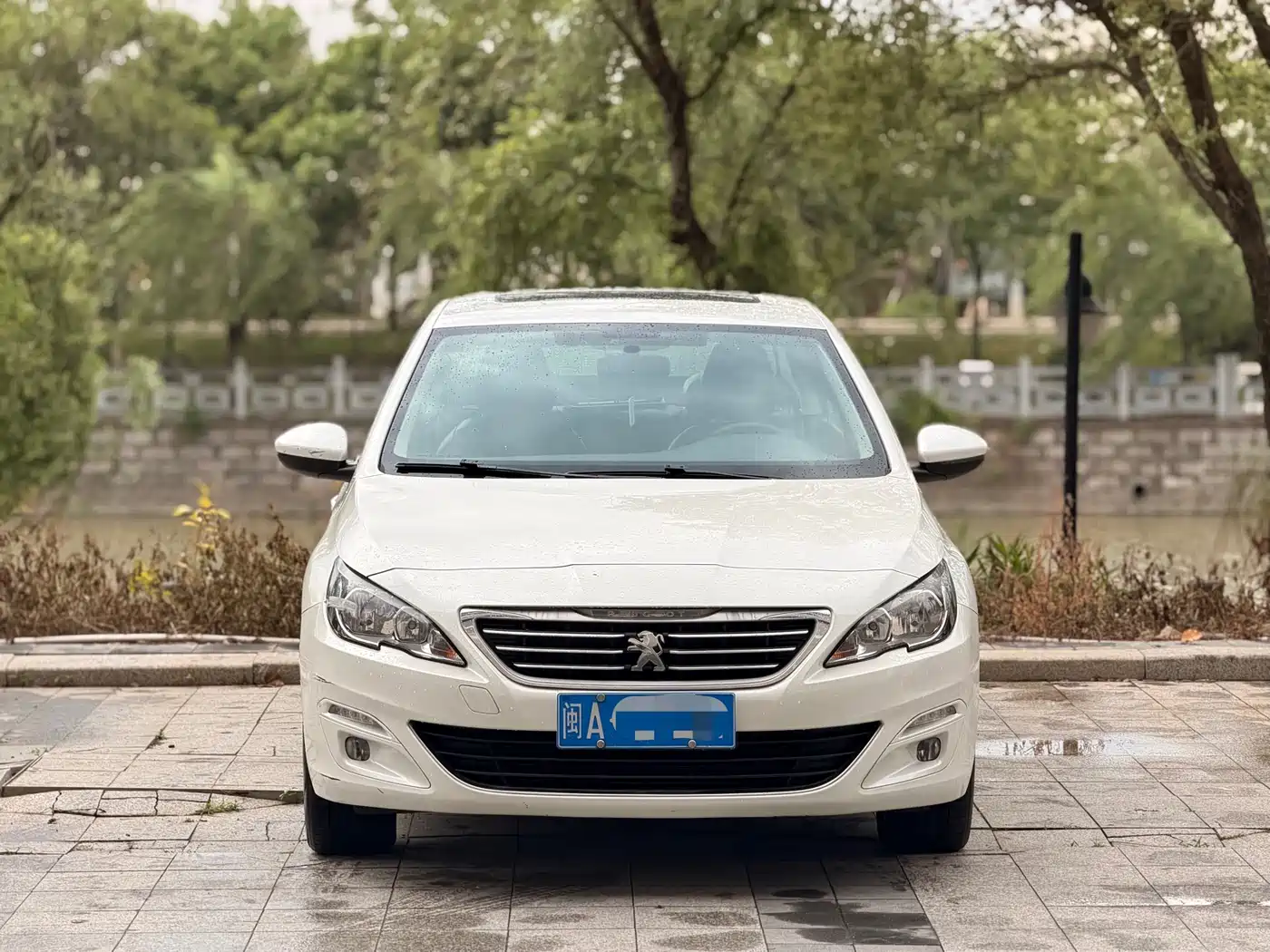 Peugeot 408 2014 1.8L Automatic Luxury Edition фото 2