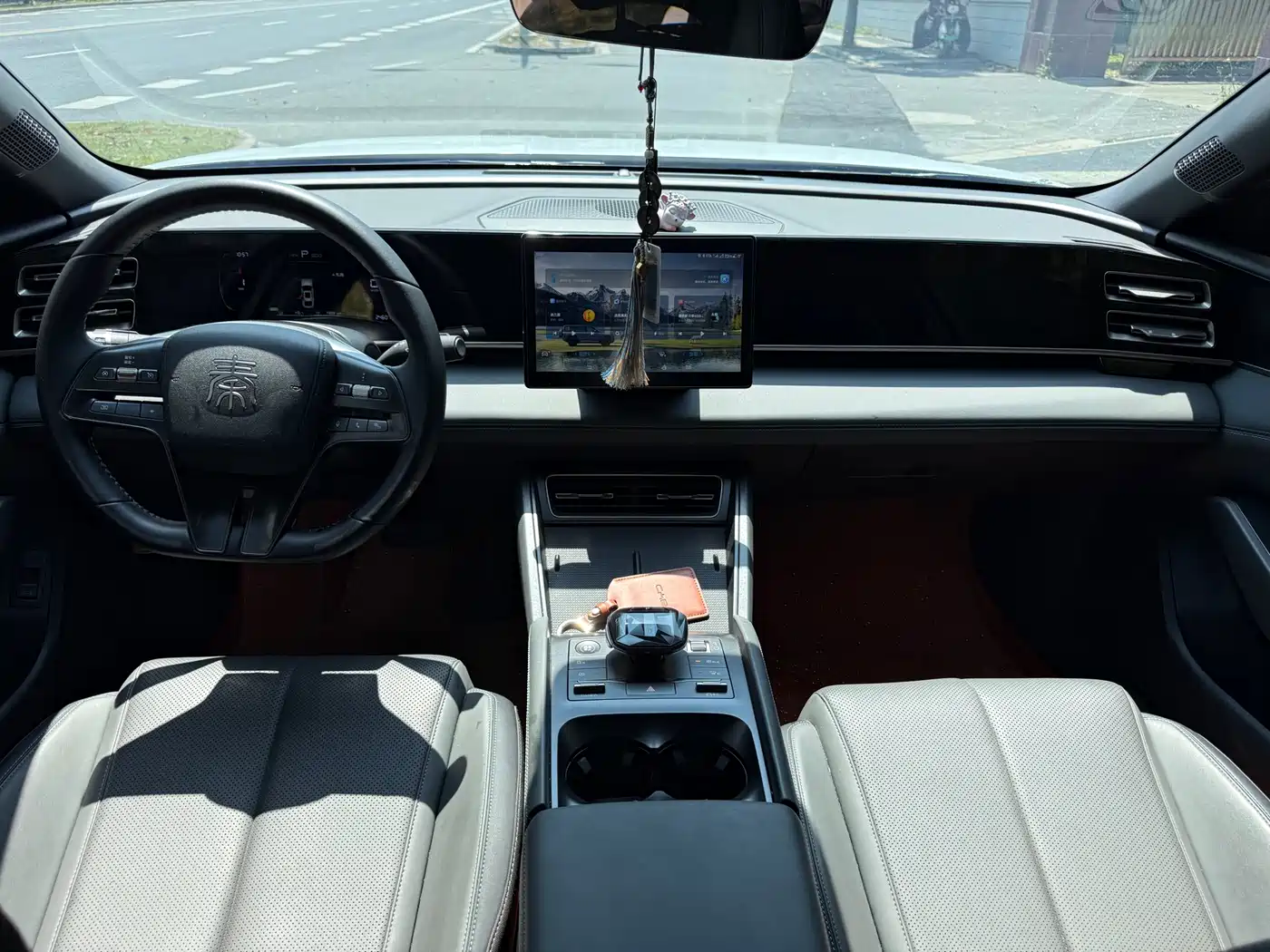 BYD Qin L 2024 DM-i 80KM Leading Edition фото 9
