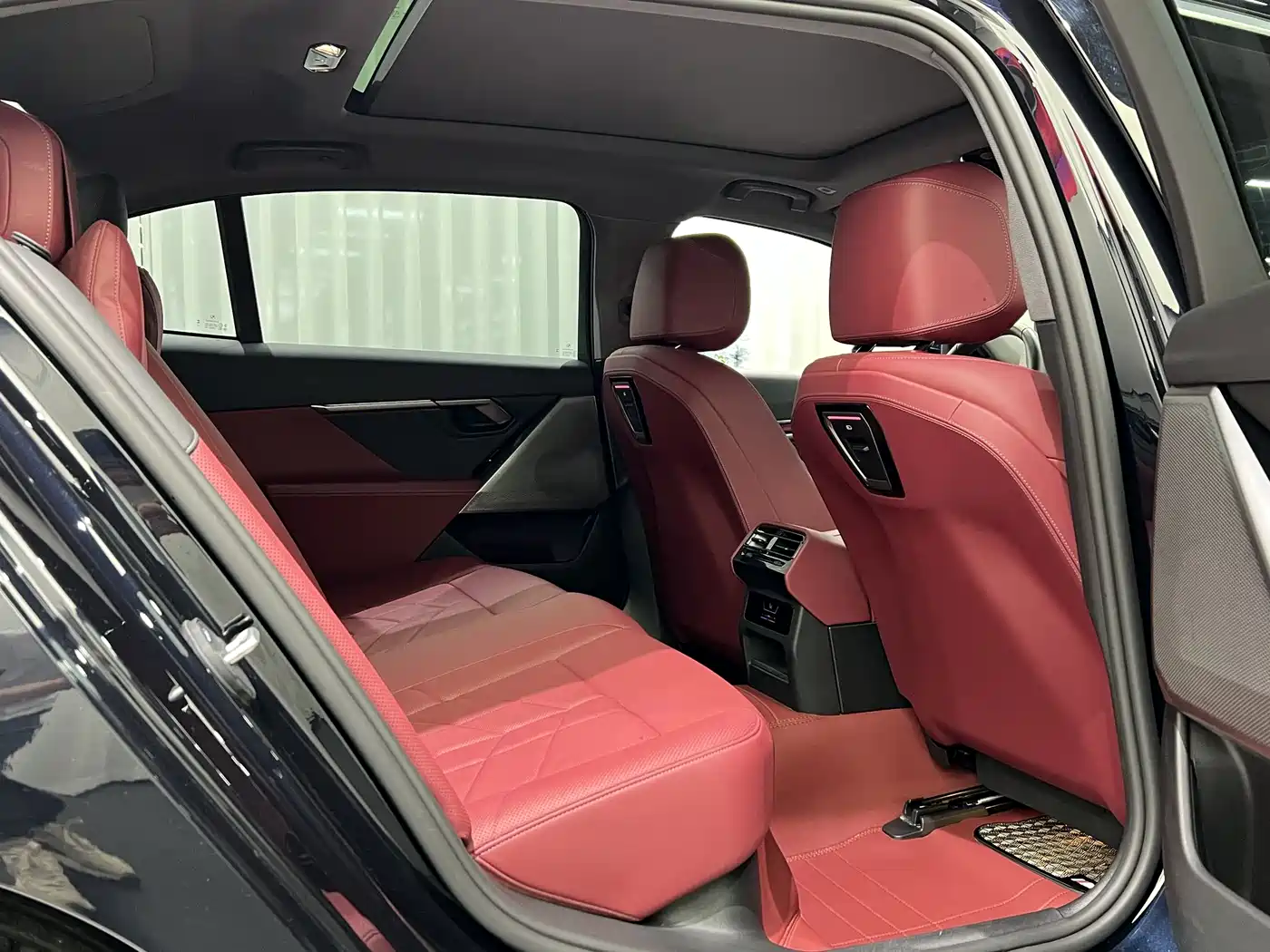 BMW 5 Series 2025 525Li M Sport Package фото 5