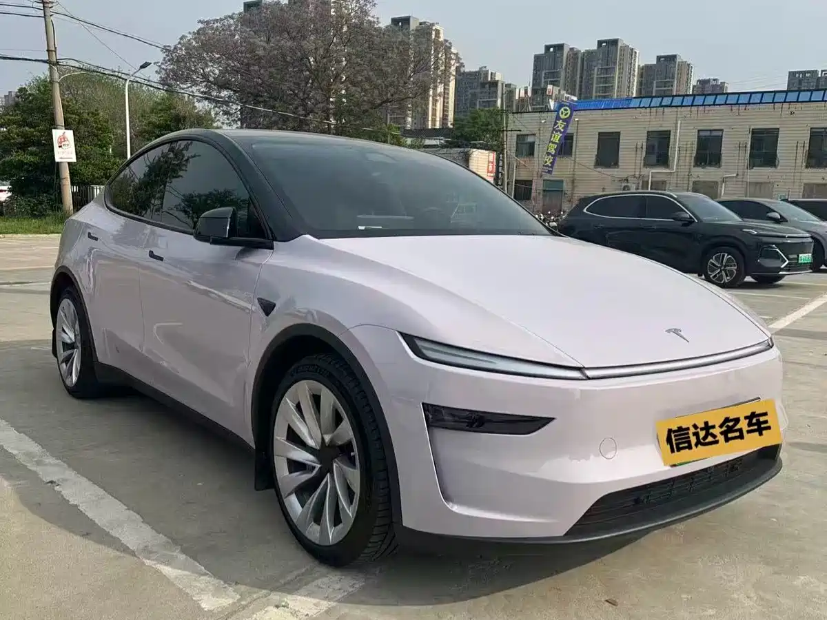 TESLA MODEL Y