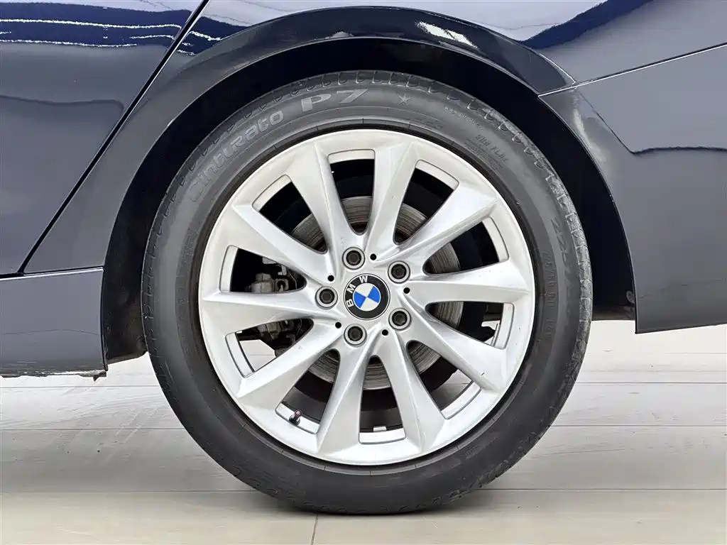 BMW 3 Series GT 2019 320i Fashion Model фото 17