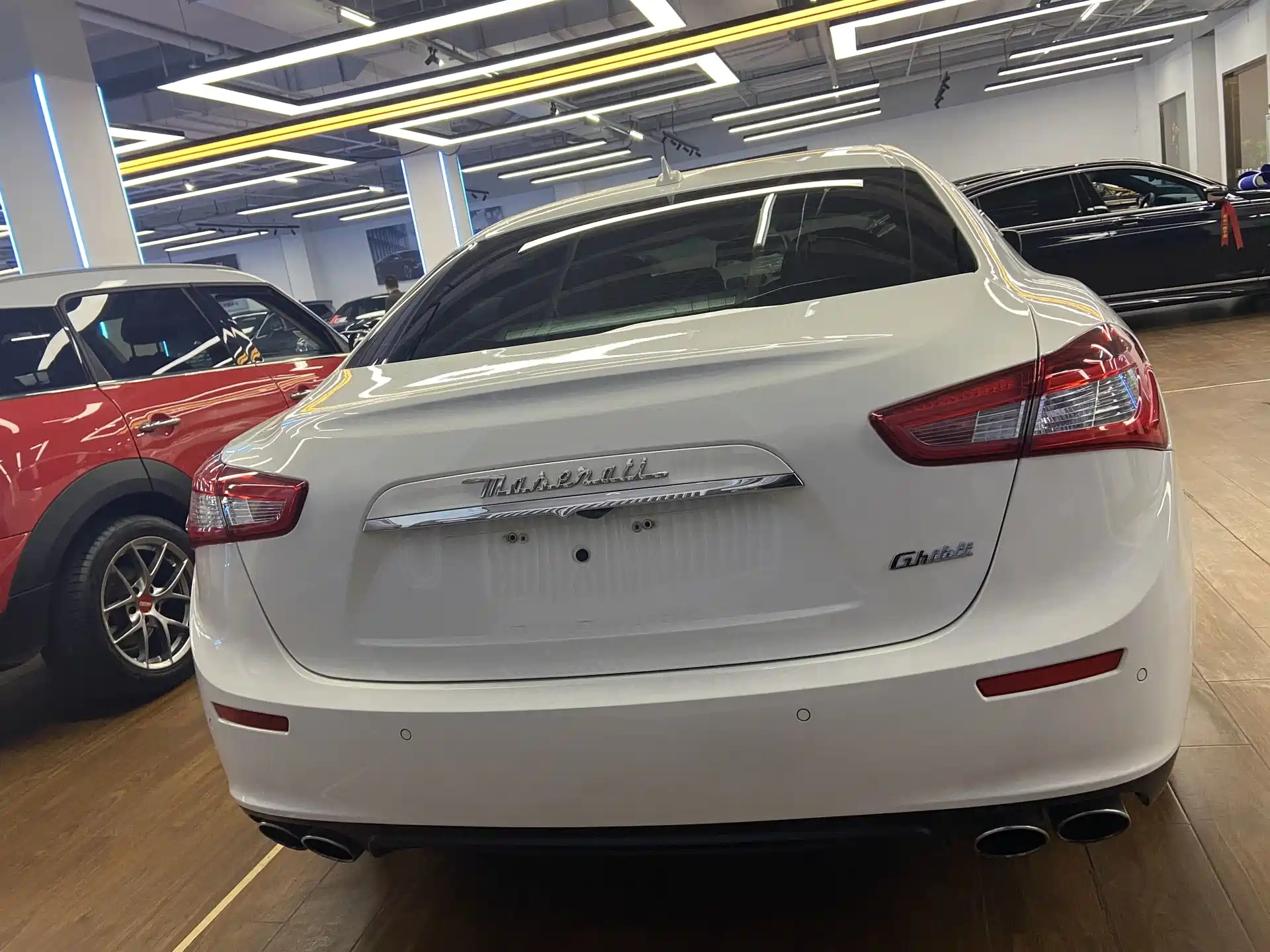 Photo 4 - Maserati Ghibli