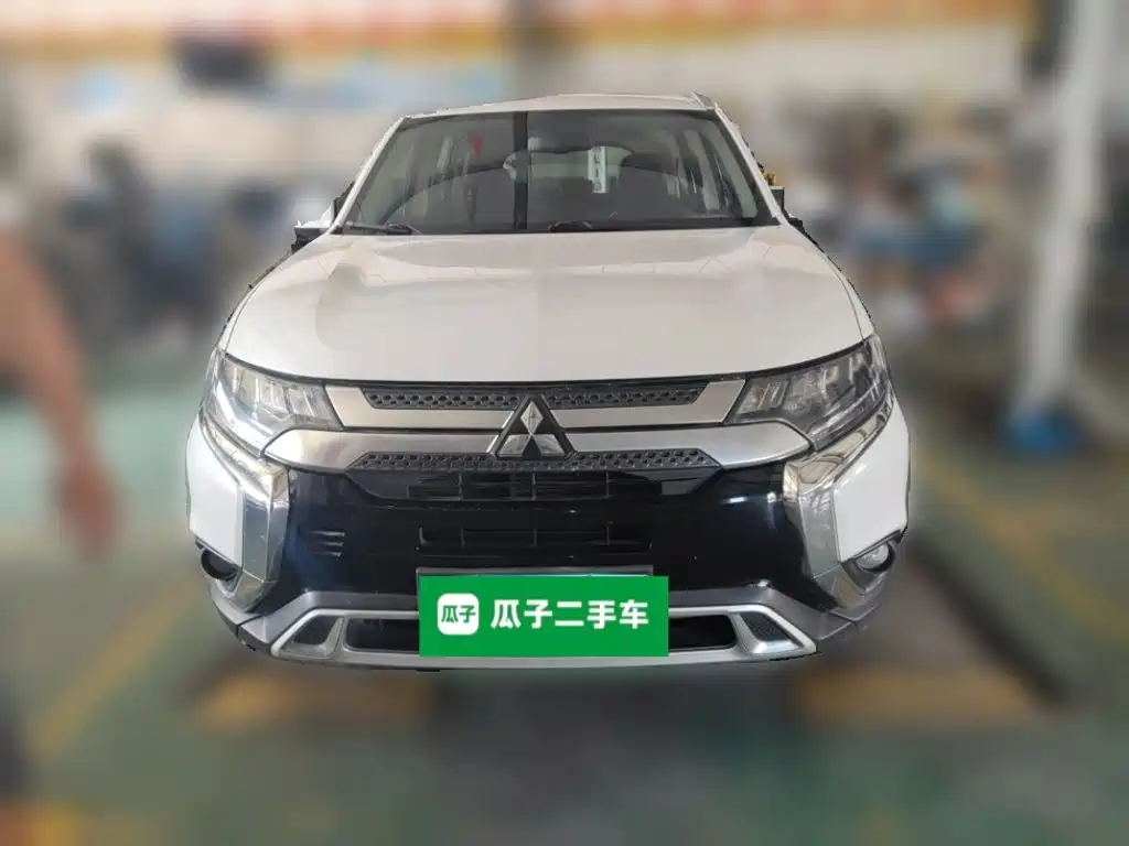 Mitsubishi Outlander 2021 2020 2.4L 4WD Luxury 5-seater