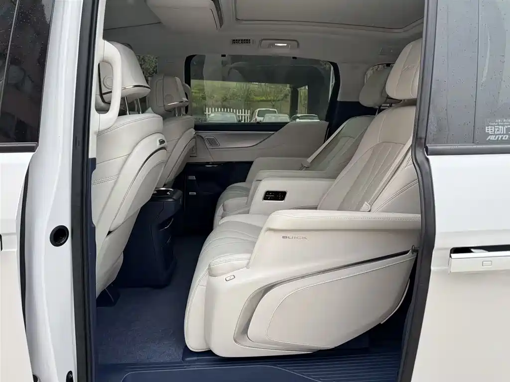 BUICK GL8 NEW ENERGY