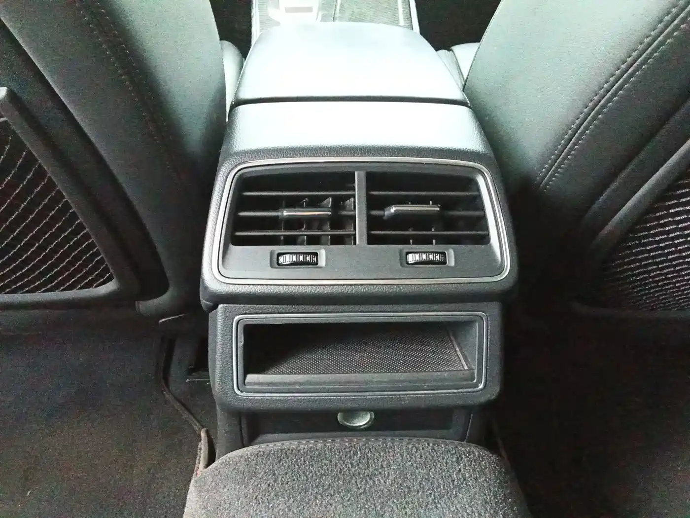 Photo 13 - Audi A7L