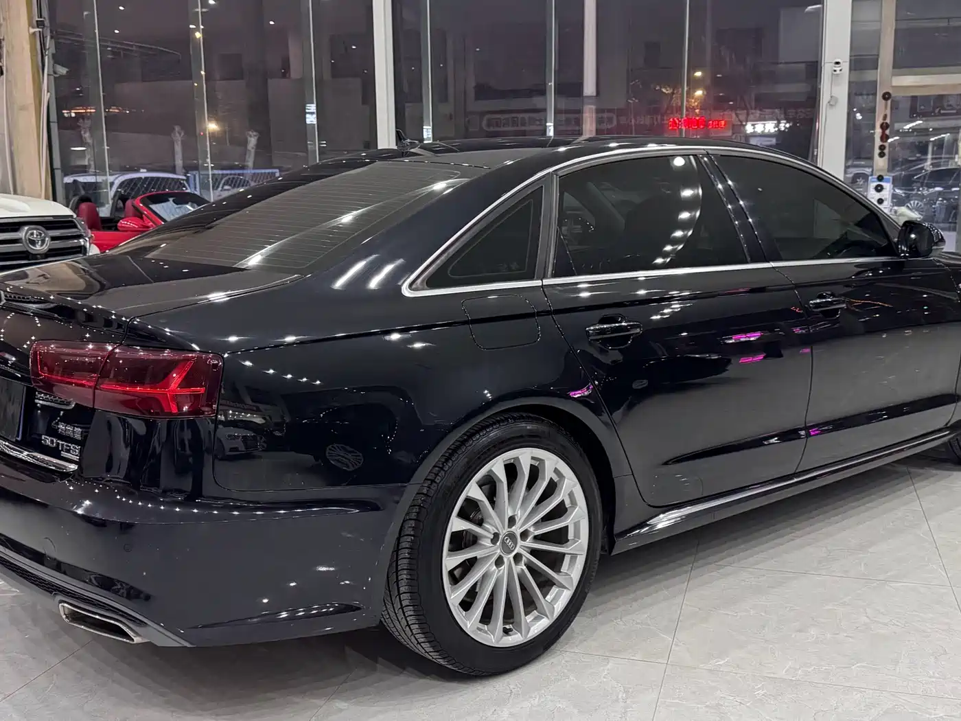 Фото 8 - Audi A6L