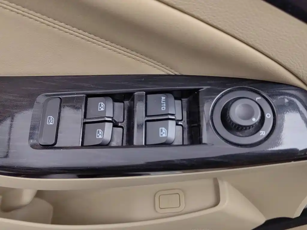 Baojun 730 2014 2014 1.5L Manual Comfort 7-seater