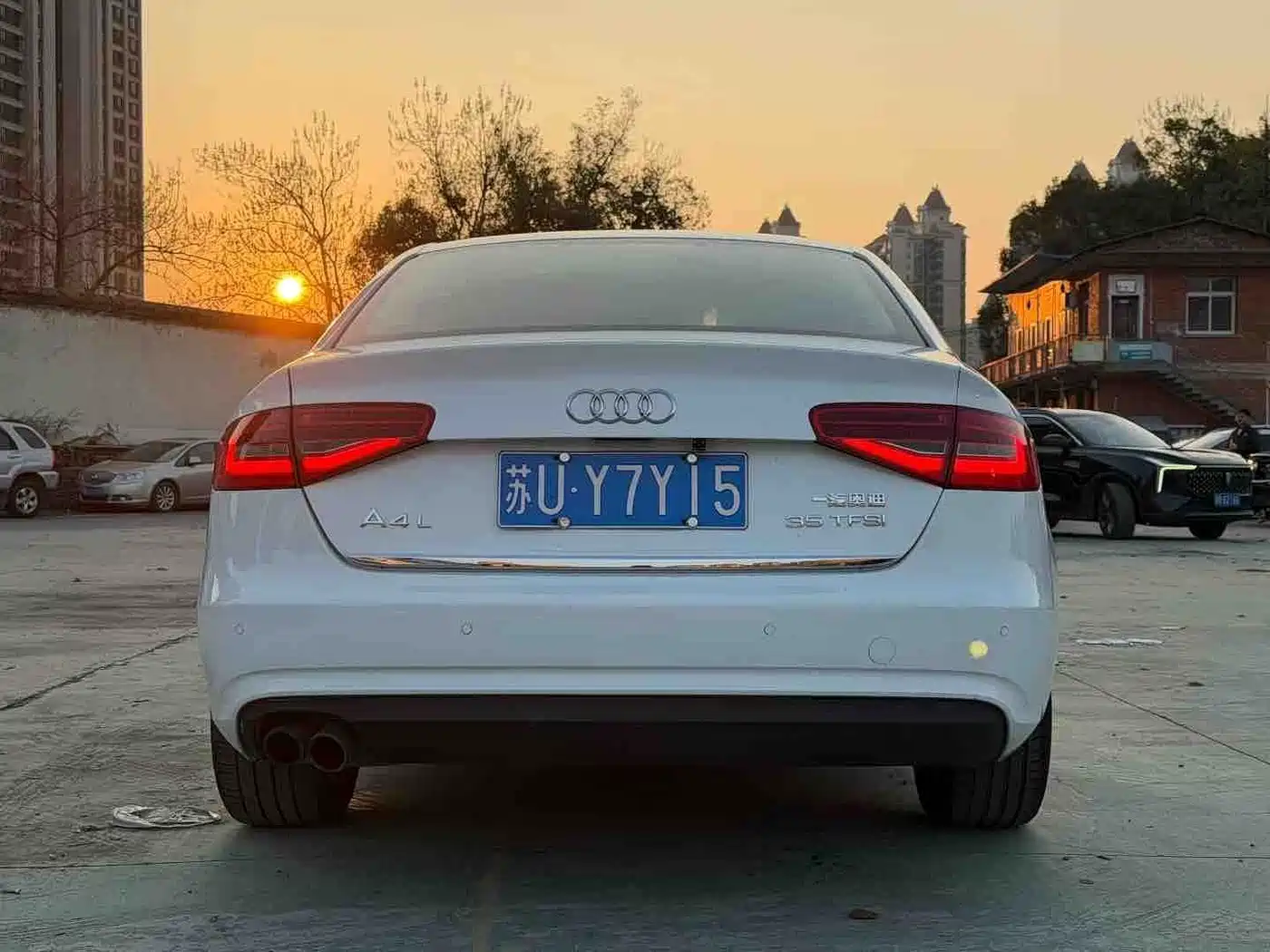 Photo 4 - Audi A4L