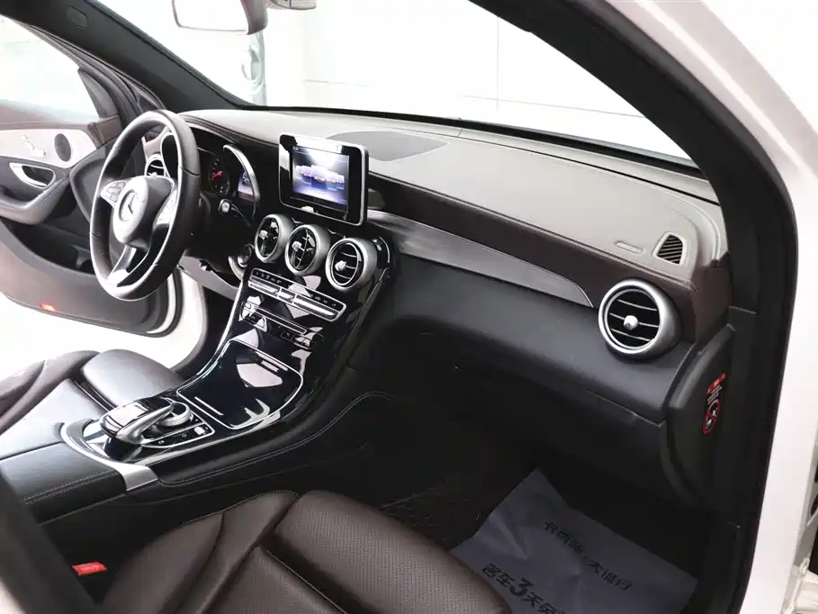 Mercedes-Benz GLC 2019 Model GLC 200 L 4MATIC фото 24