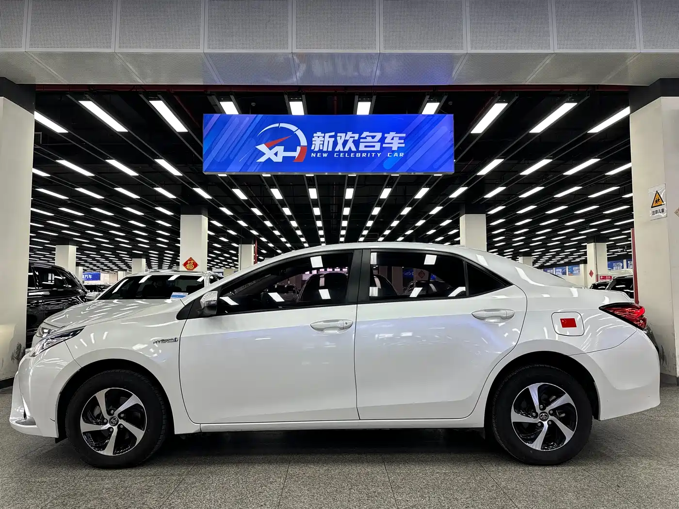 Toyota Levin 2017 Facelift Hybrid 1.8H GS E-CVT Elite Sunroof Edition China V фото 3