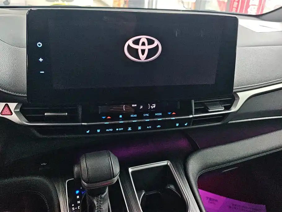 Toyota Sienna 2021 2.5L Hybrid Premium Edition фото 13