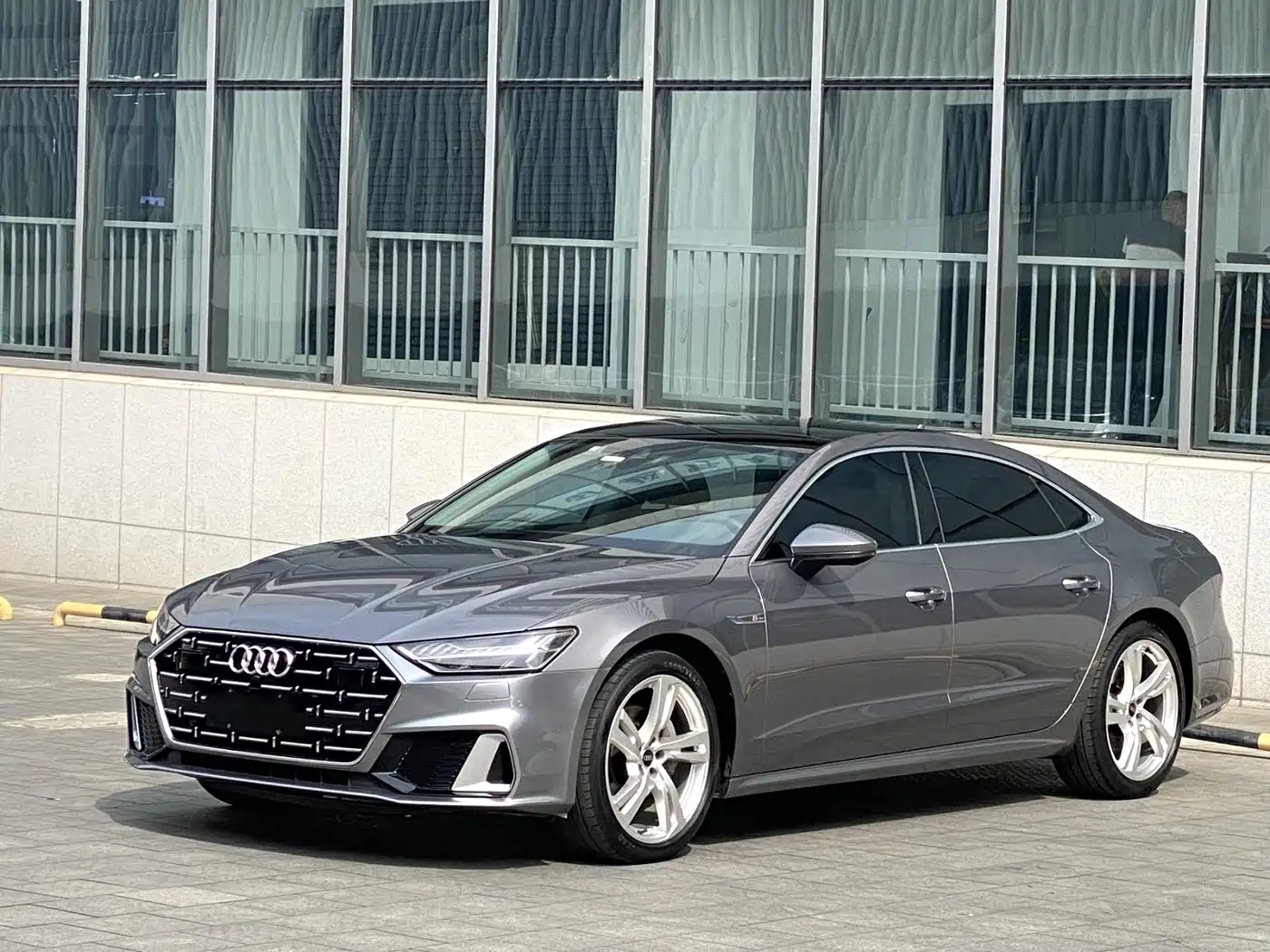 Audi A7L 2022 45 TFSI S-line Youth Dream Edition