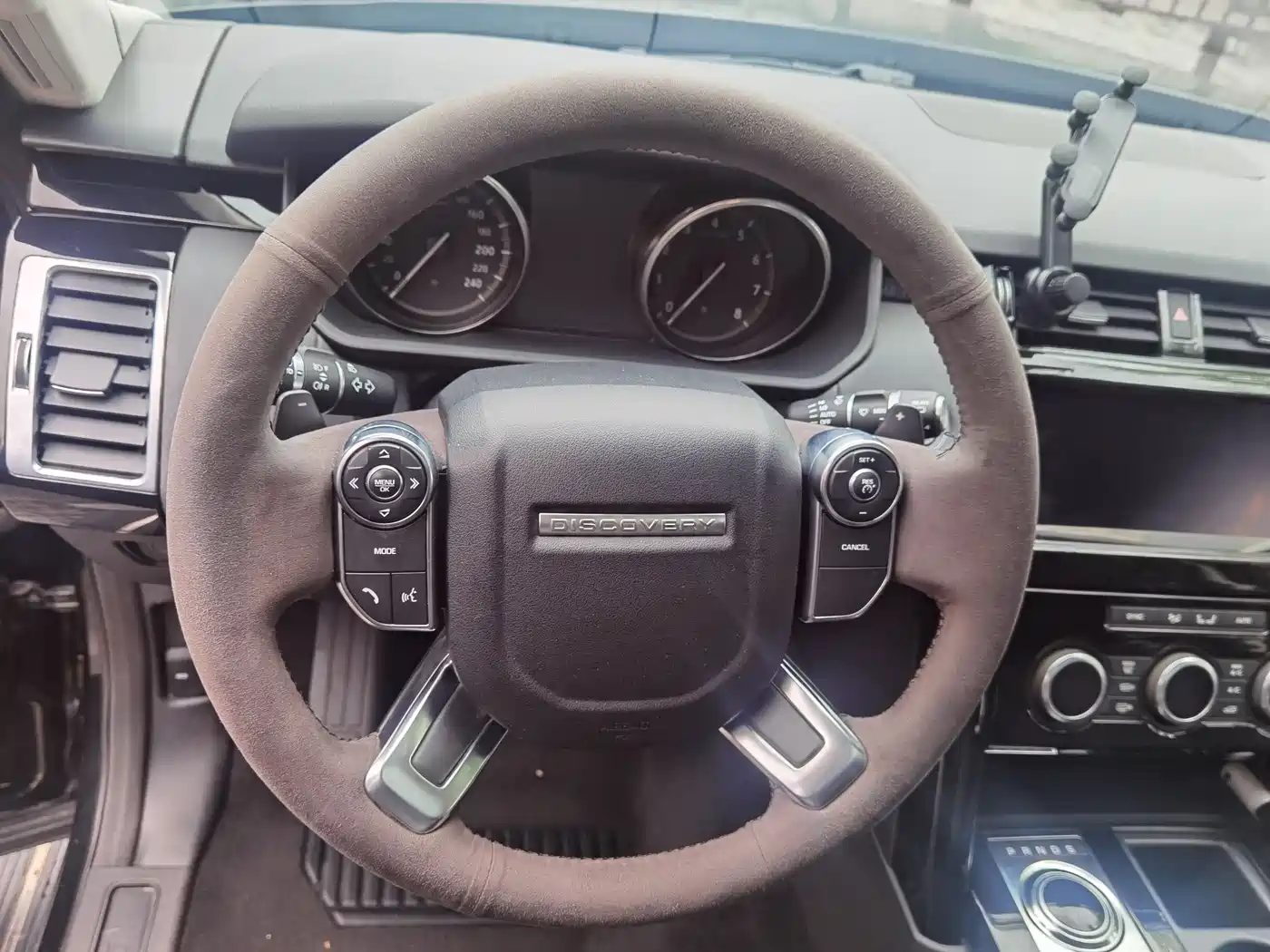 Land Rover Discovery 2017 3.0 SC V6 SE фото 10