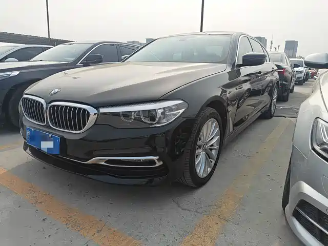 BMW 5 SERIES