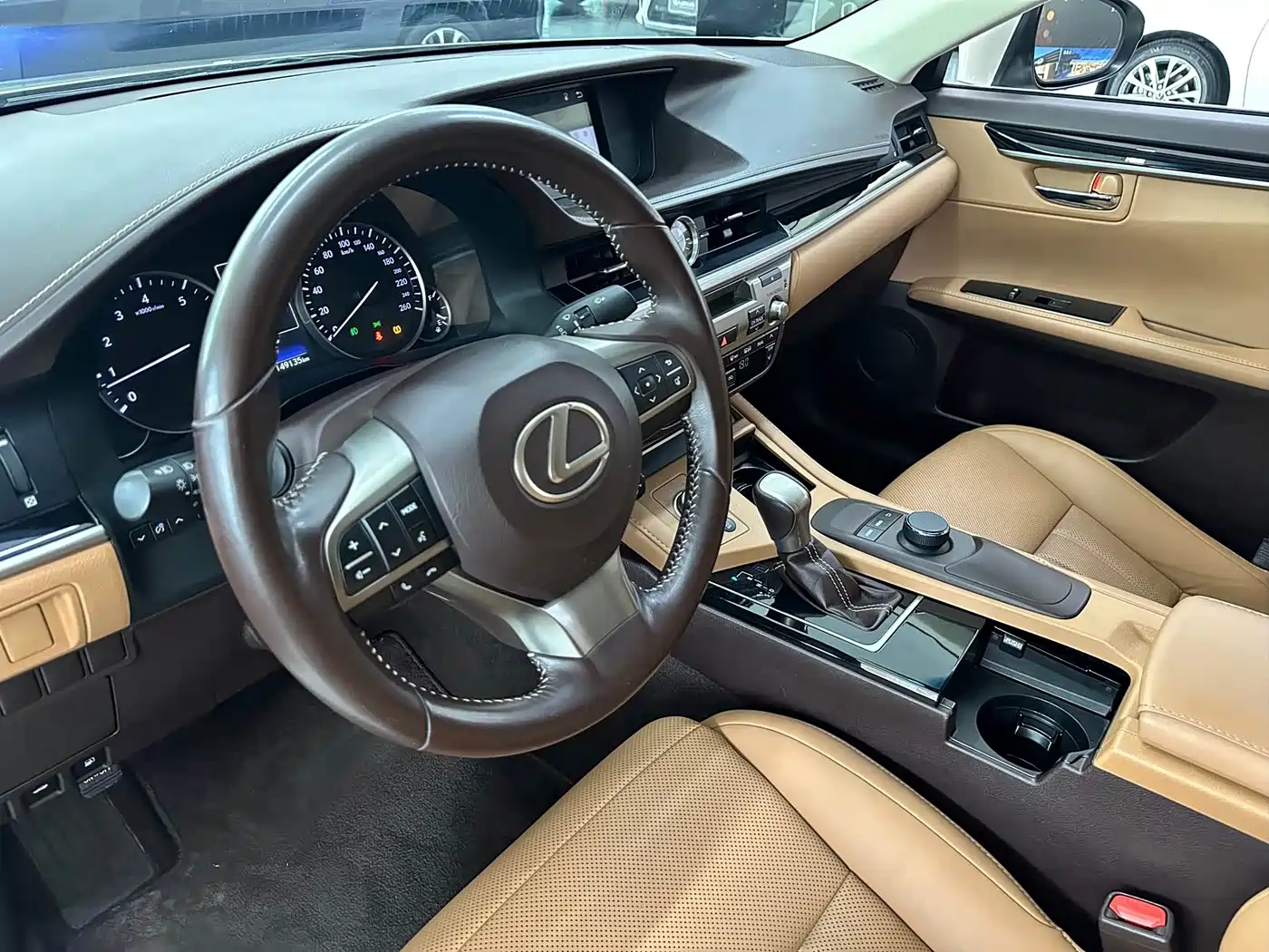 Lexus ES 2015 200 Elite Edition фото 14