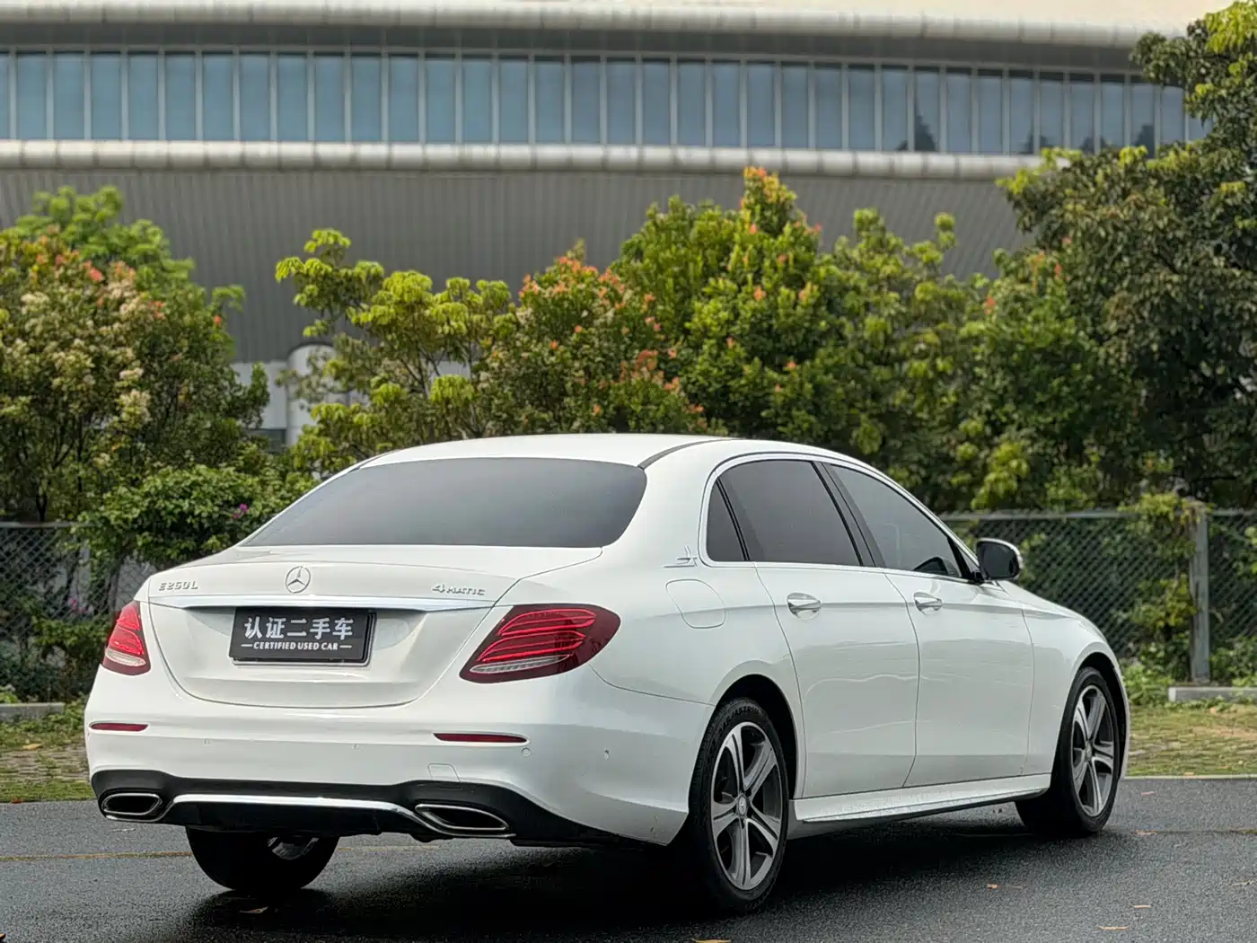 Mercedes-Benz E-Class 2016 E 200 L Sport Type фото 4