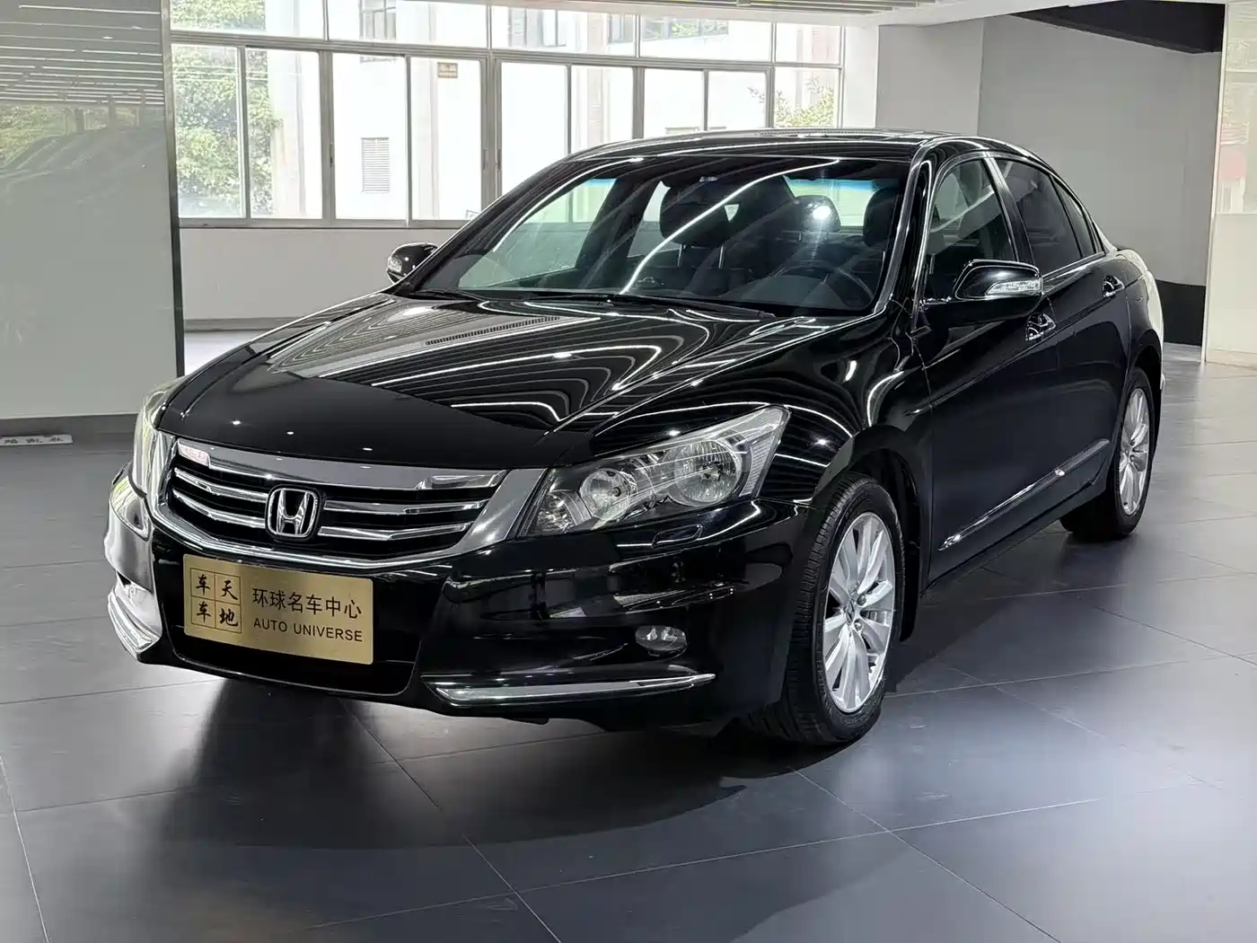 Фото 1 - Honda Accord