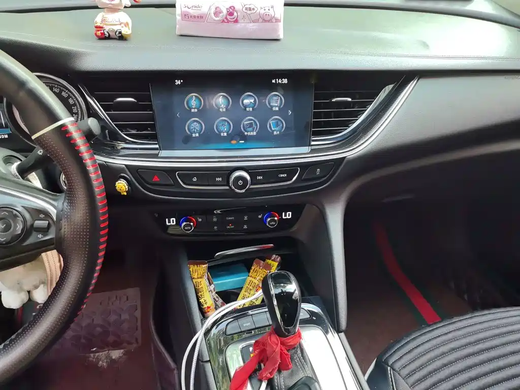 Photo 14 - Buick Regal