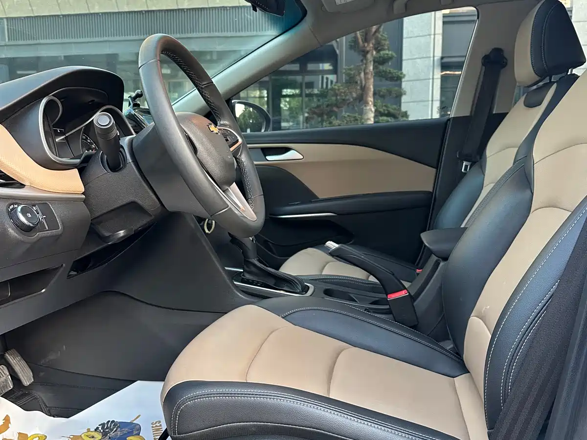 CHEVROLET CRUZE