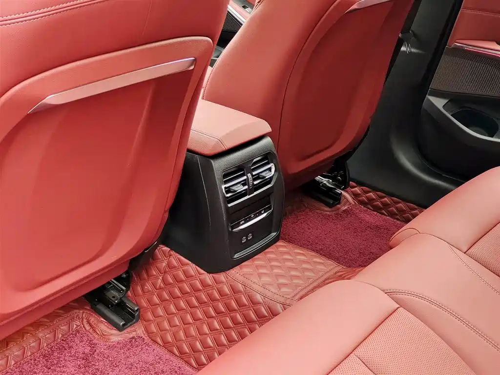 BMW 3 Series 2025 325Li M Sport Package фото 9