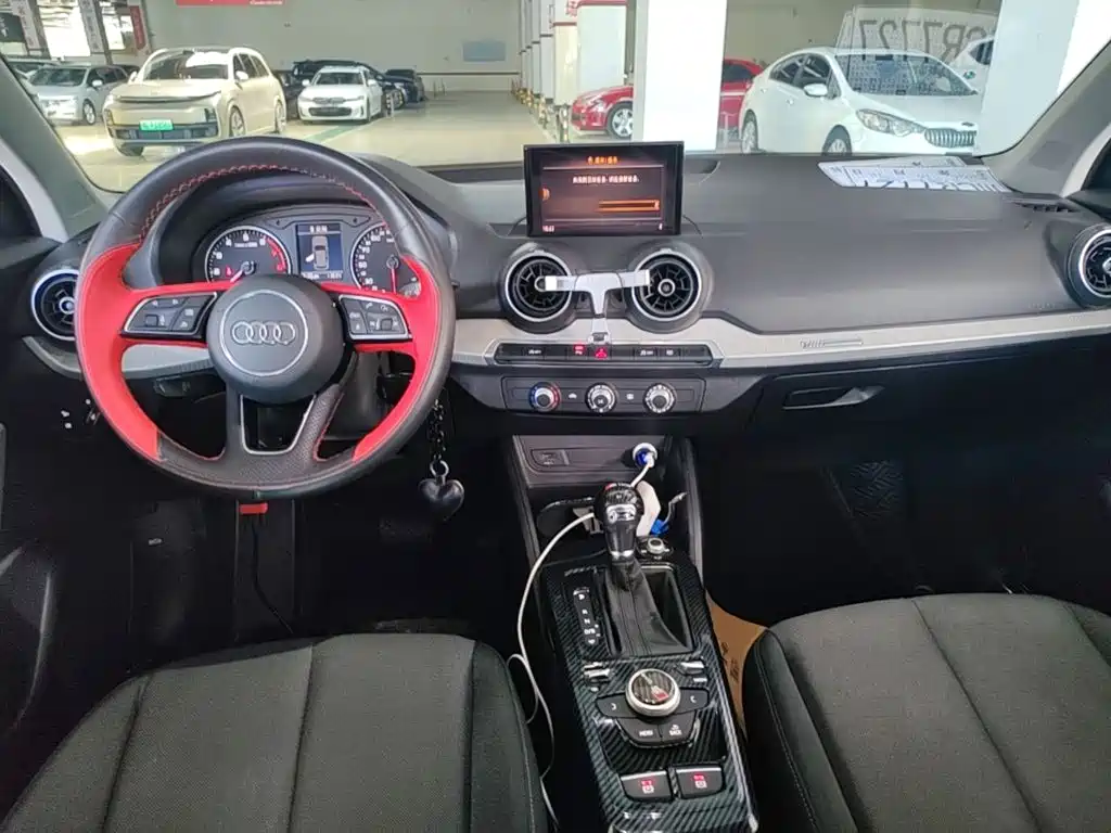 Фото 10 - Audi Q2L