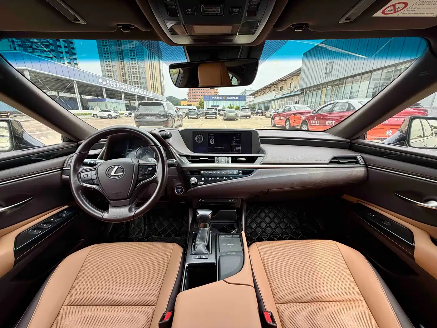 Lexus ES 2020 Model 300h Excellence Edition фото 10