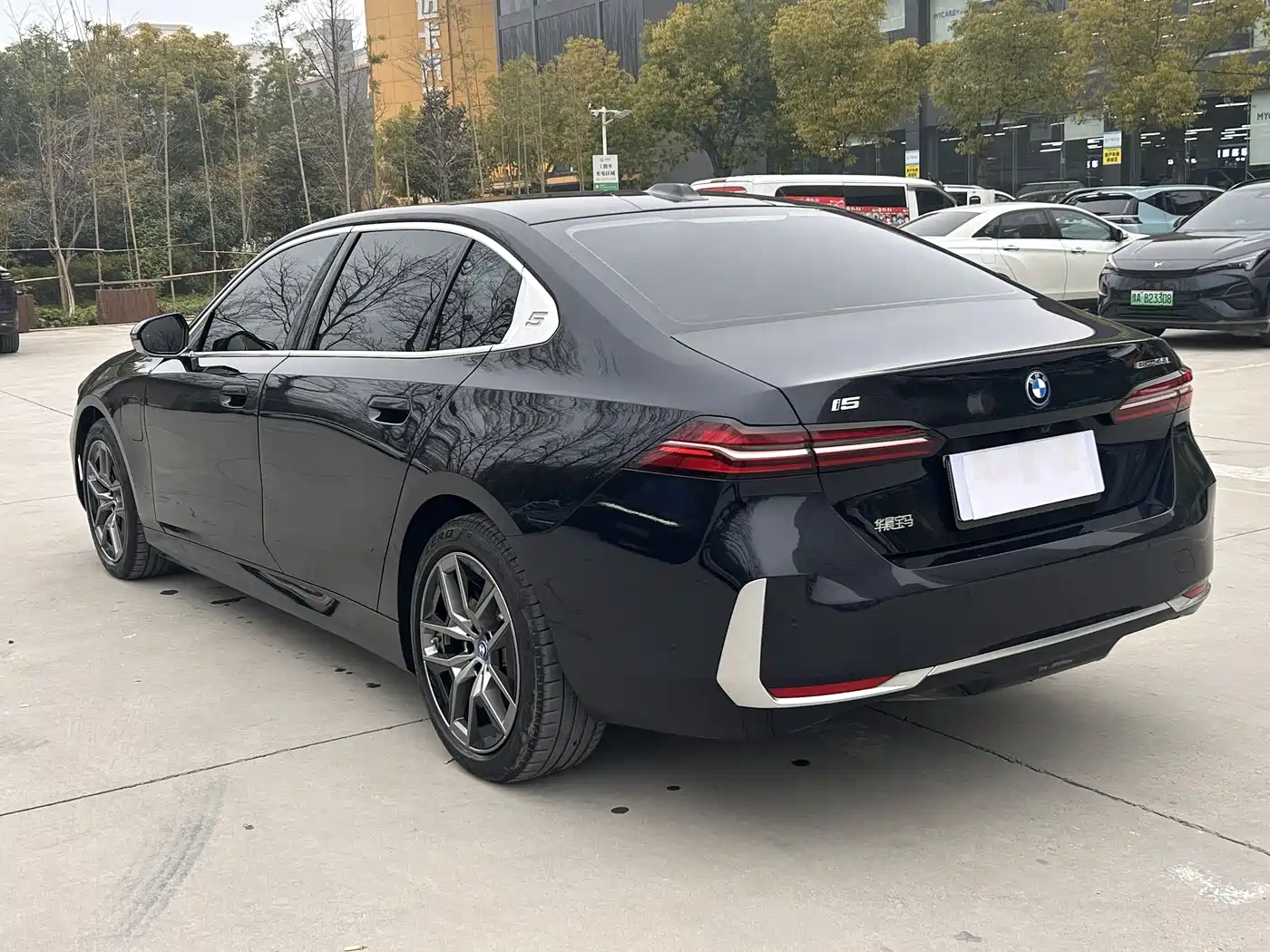 BMW i5 2024 eDrive 35L Premium Luxury Package фото 6