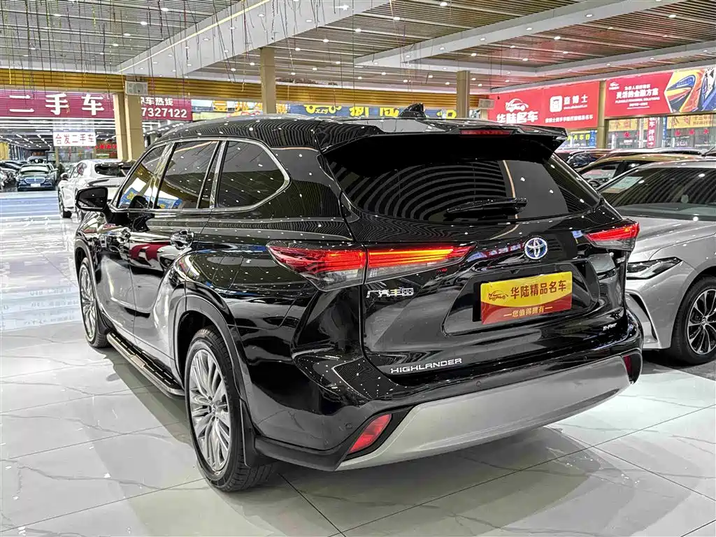 TOYOTA HIGHLANDER