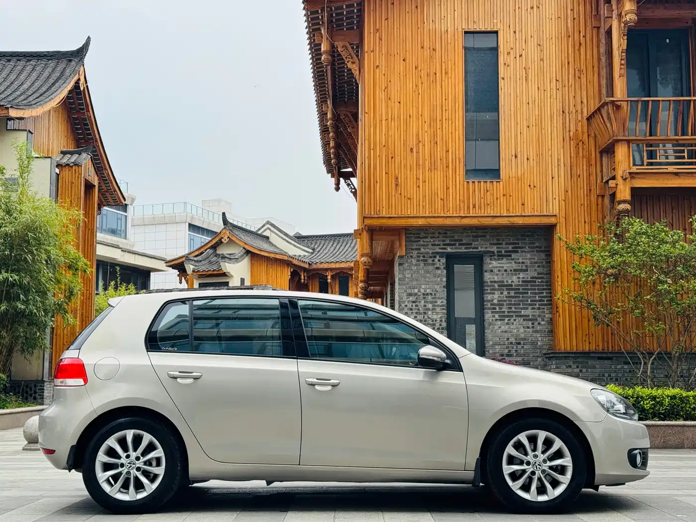 Volkswagen Golf 2012 1.6 Automatic Comfort Type фото 5
