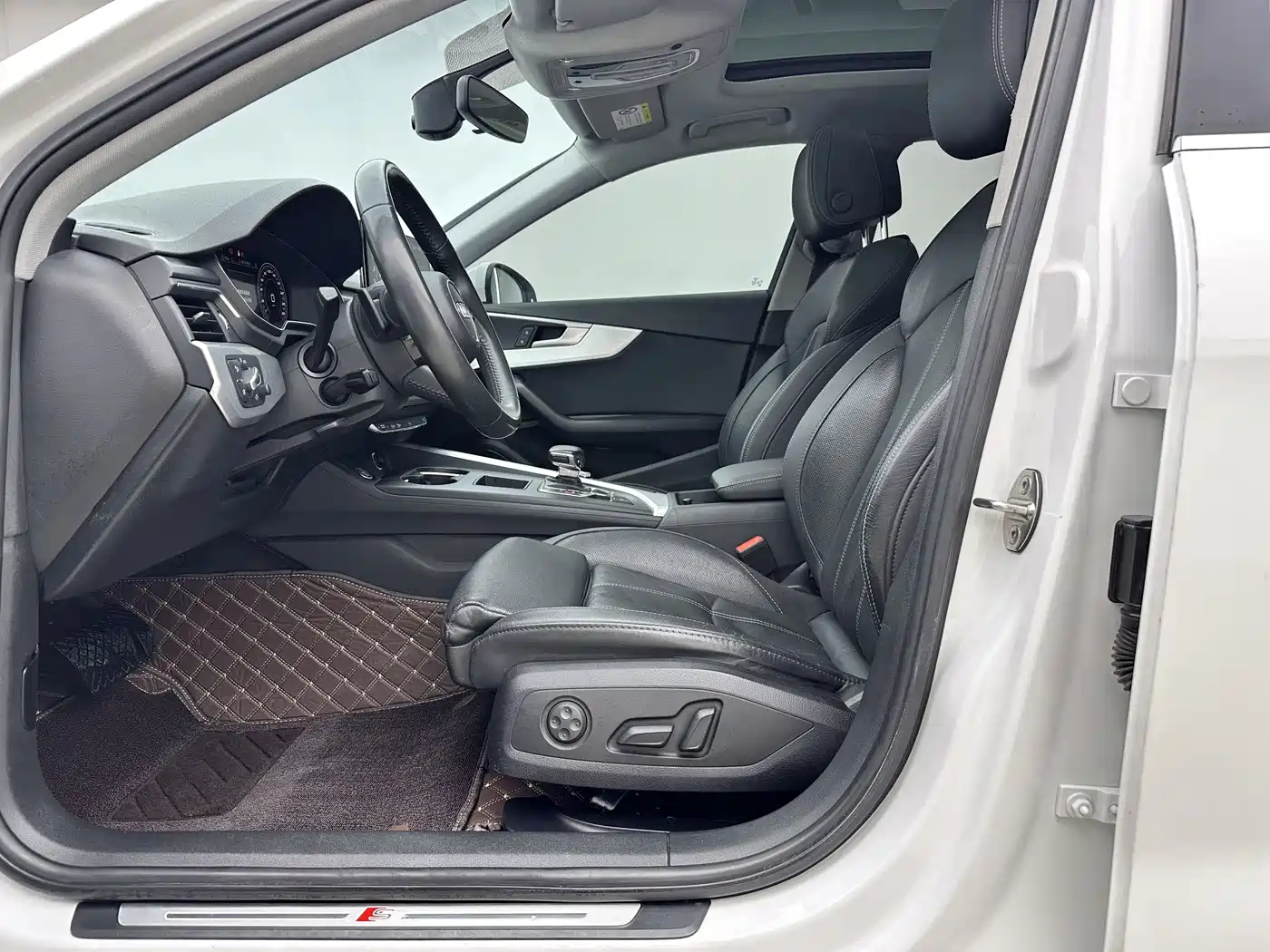 Audi A4L 2022 40 TFSI Fashion Dynamic фото 8