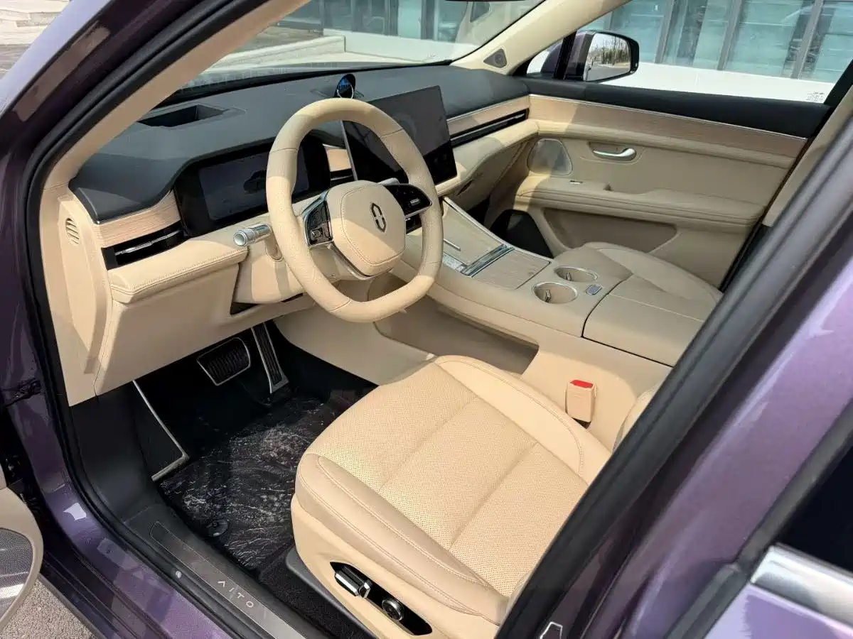 AITO Wenjie AITO M5 2025 Extended Range Ultra AWD фото 3