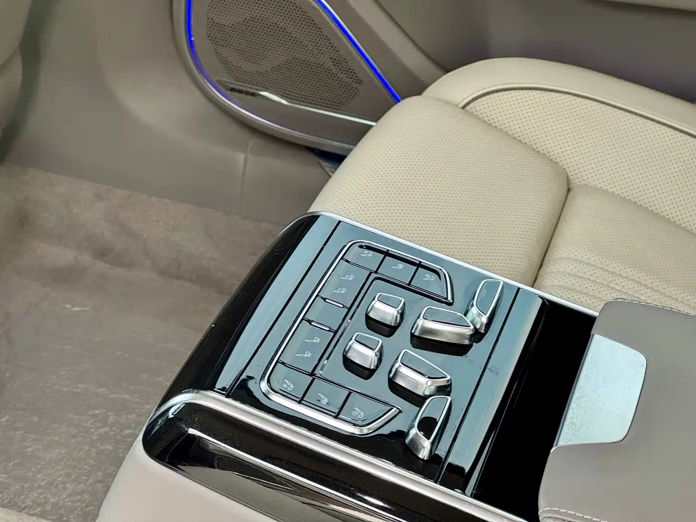 Hongqi H9 2020 3.0T Smart Connection Qi Chang Edition фото 10