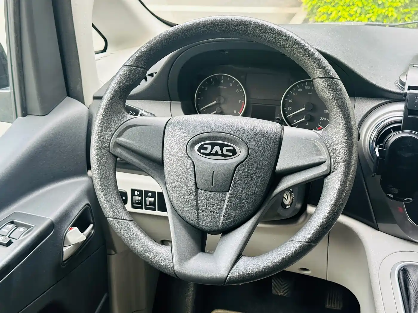 Фото 19 - JAC Refine M3