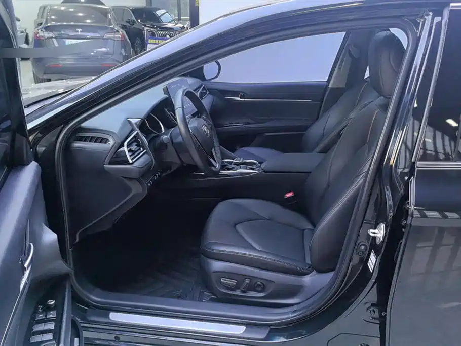 Toyota Camry 2021 2.0G Luxury Edition фото 9