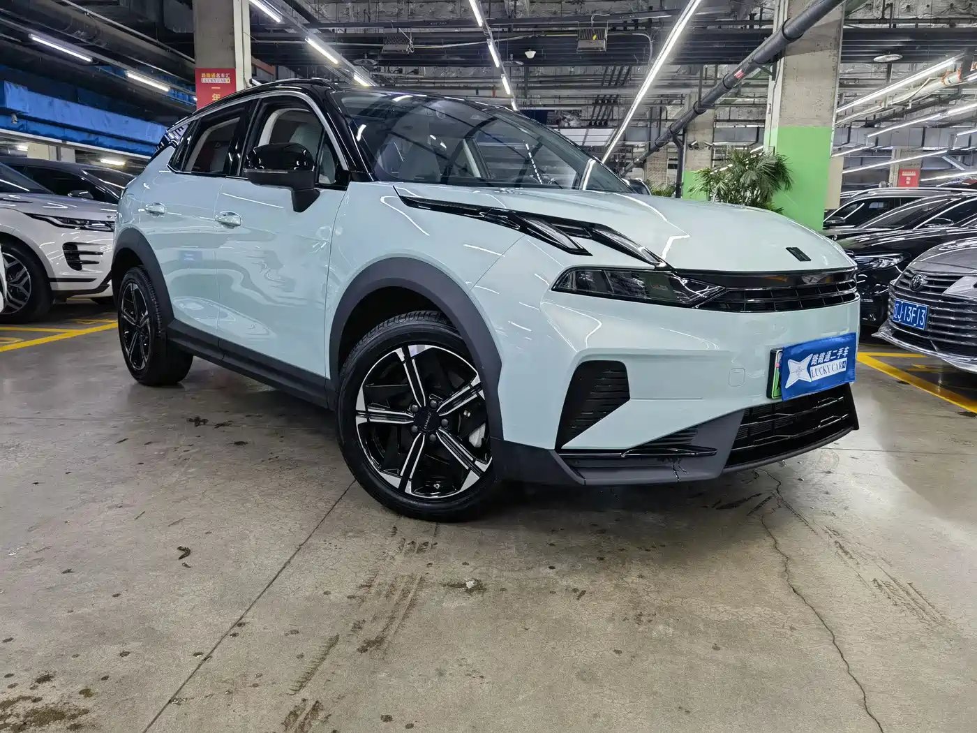 Lynk & Co 06 EM-P 2023 Model EM-P 126 Long Range Halo фото 3