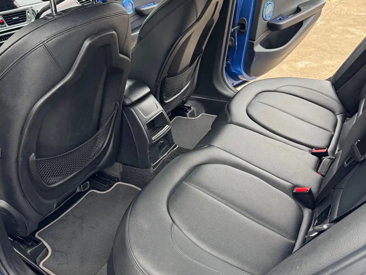 BMW 1 Series 2017 118i Sport фото 11