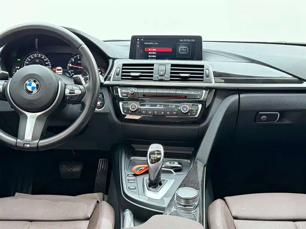 BMW 3 Series 2018 320Li M Sport Black Night Edition фото 26