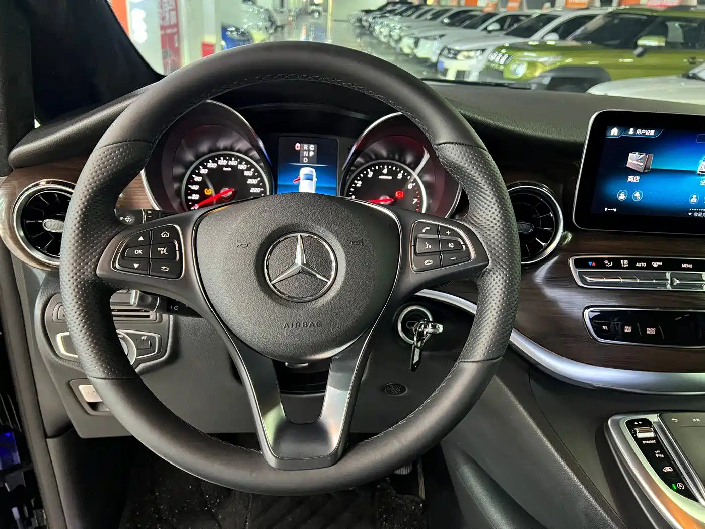 Mercedes-Benz V-Class 2022 V 260 Pilot Edition фото 20