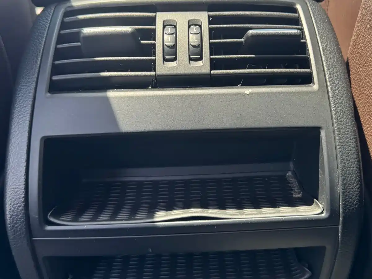 BMW 5 Series 2014 525Li Luxury Design Package фото 15
