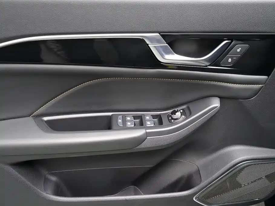 Besturn B70 2024 2023 Model 3rd Gen 1.5T Automatic Delight 70th Anniversary Edition