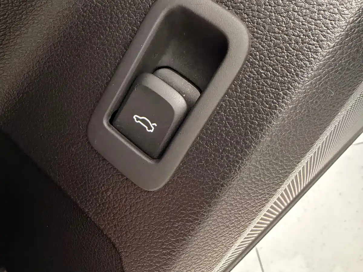 AUDI Q2L E-TRON