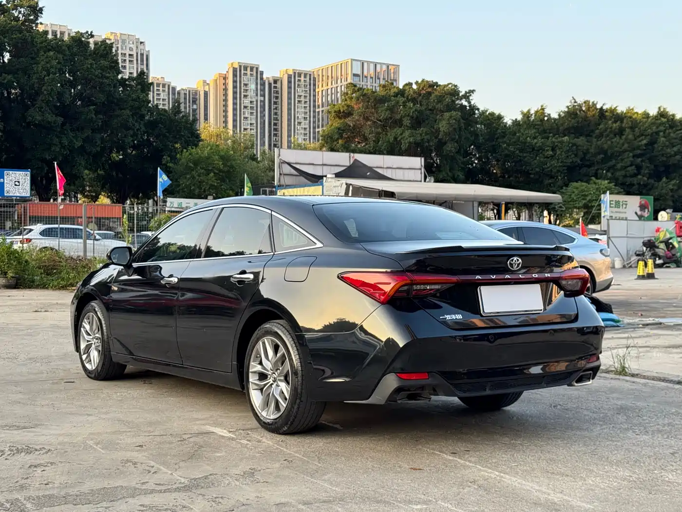 Toyota Avalon 2022 2.5L Luxury Edition фото 13
