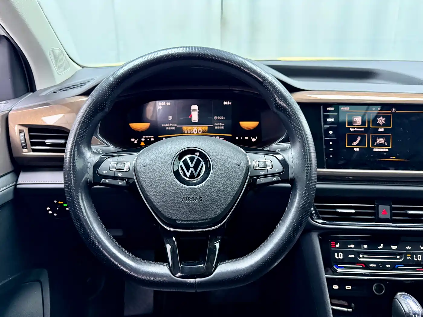 Volkswagen Tharu 2022 280TSI FWD Luxury Edition фото 7
