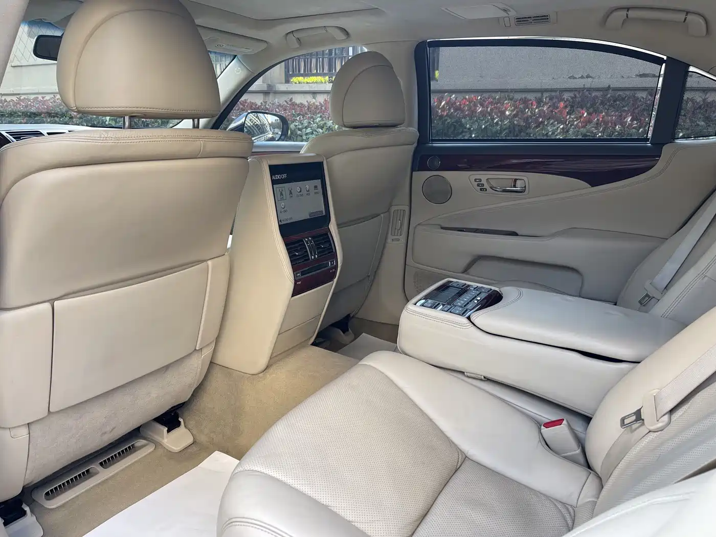 Lexus LS 2010 460L Premium Edition фото 10