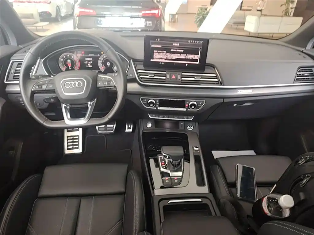 Audi Q5L 2024 Model 40 TFSI Luxury Dynamic фото 16
