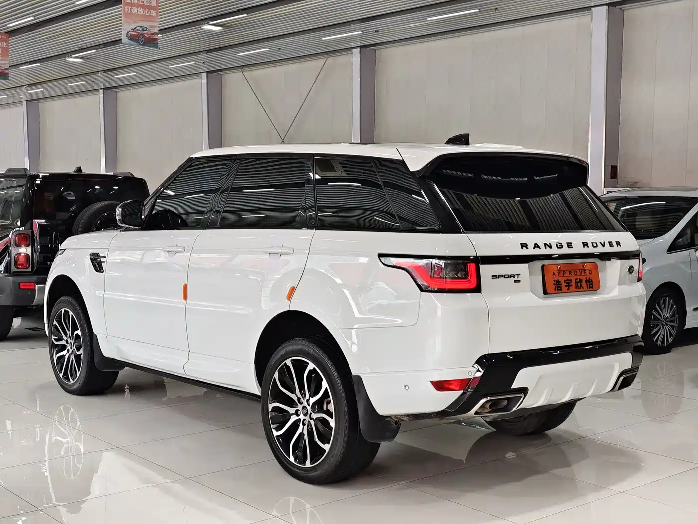 Land Rover Range Rover Sport 2022 3.0 L6 Gloss Black Edition фото 6