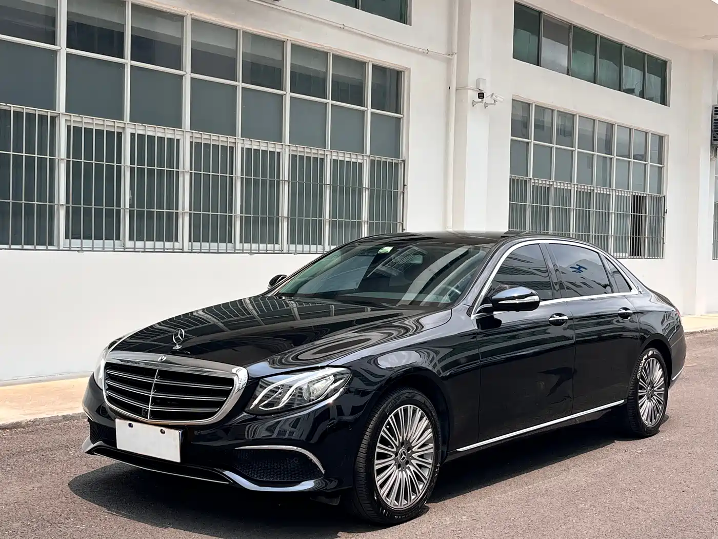 Mercedes-Benz E-Class 2020 E 300 L Fashion фото 2