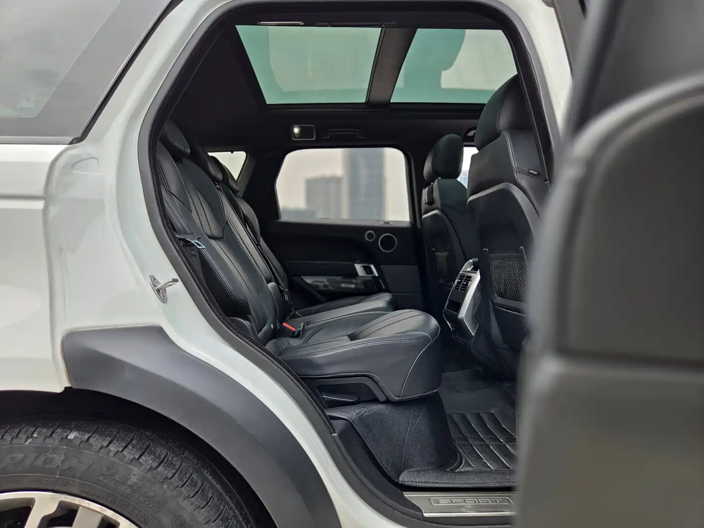 Land Rover Range Rover Sport фото 13