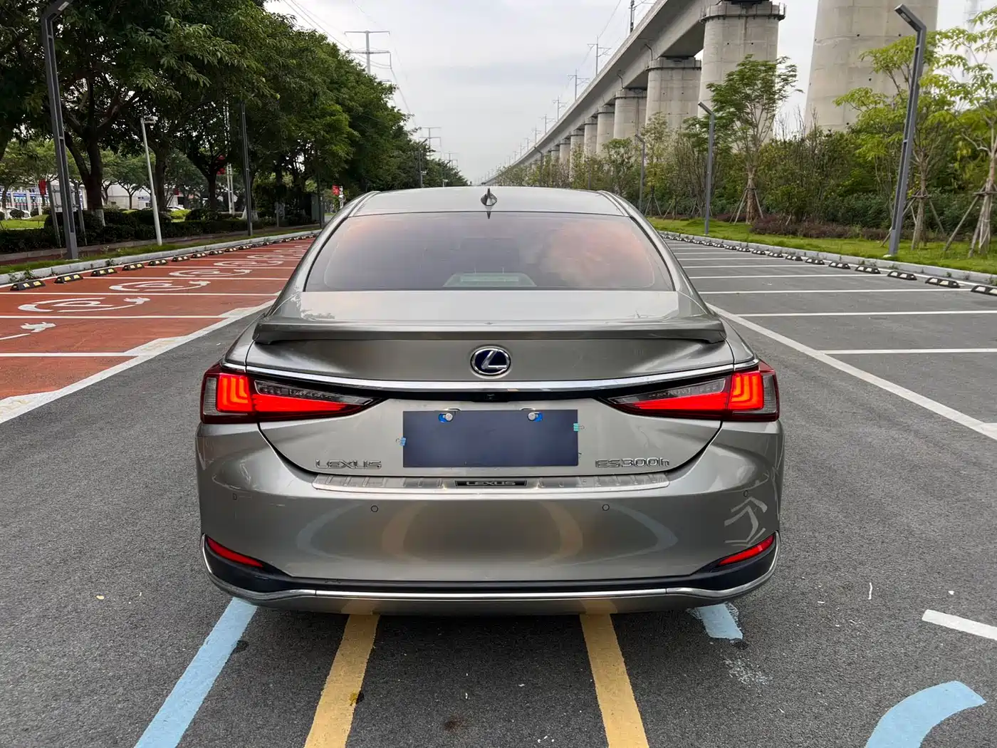 Фото 5 - Lexus ES