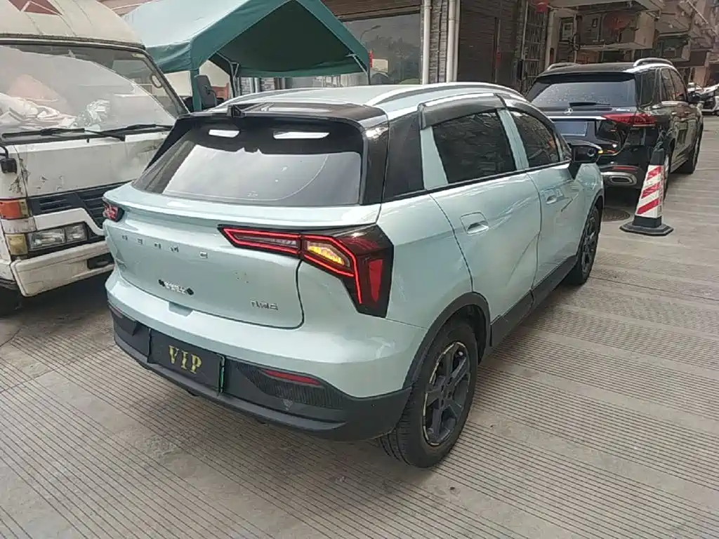 Фото 7 - Geely Geometry E Firefly